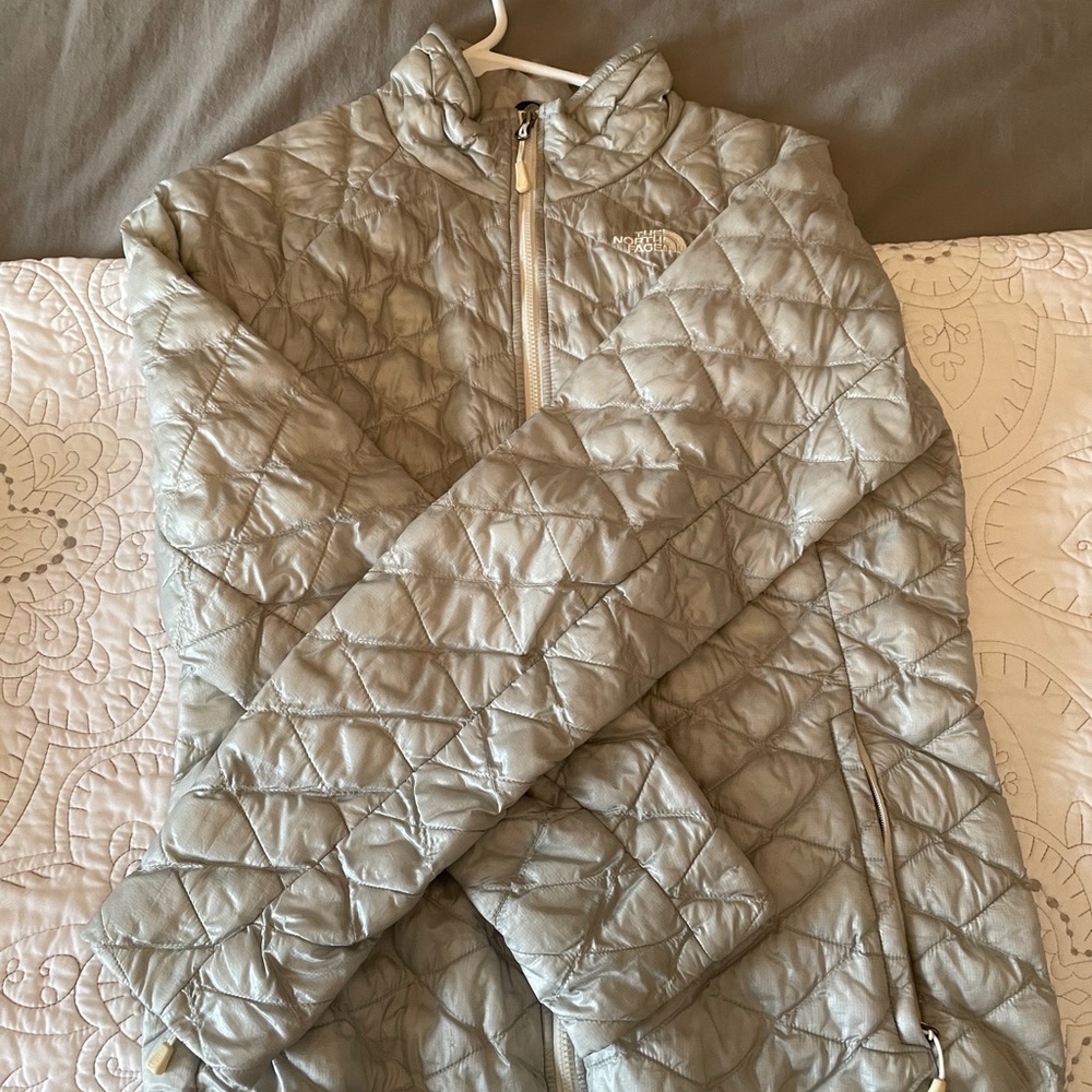 Northface light weight puffer jacket